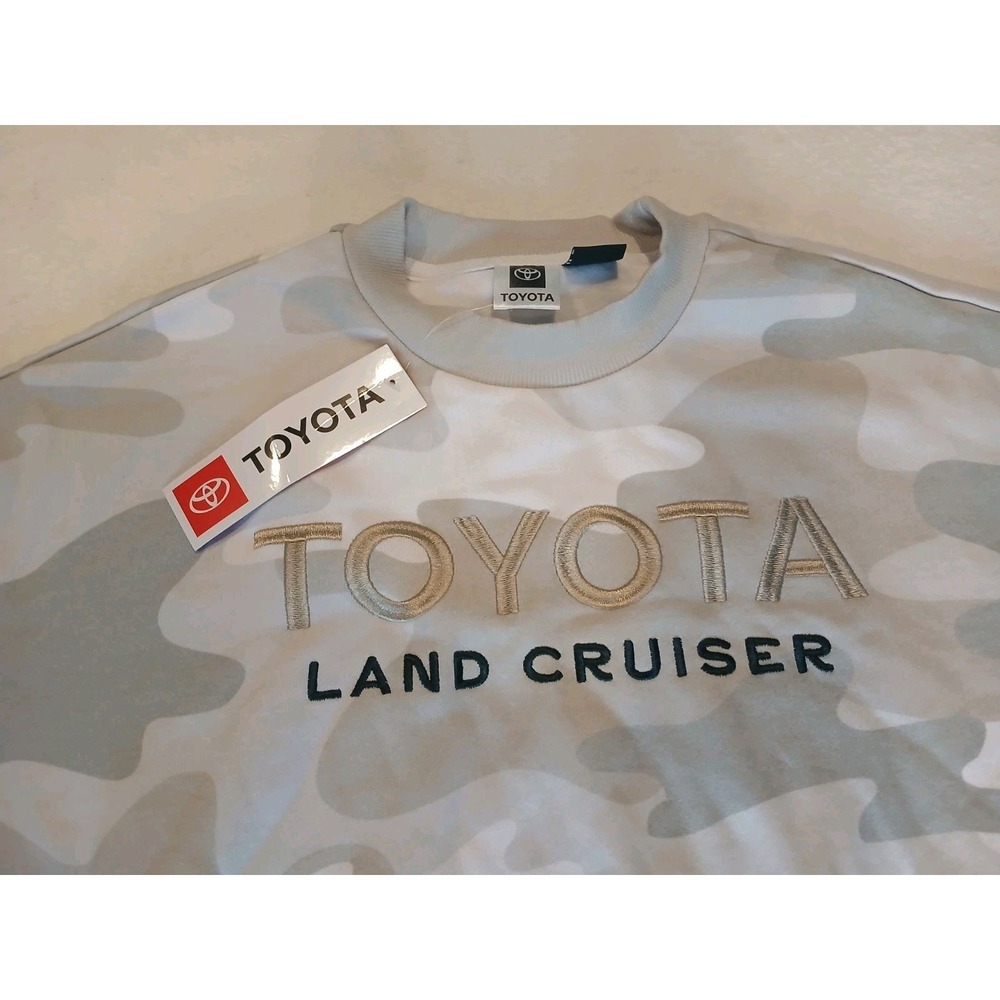 Official Toyota Land Cruiser Embroidered Camo Crewneck Sweatshirt - Small NWT‎